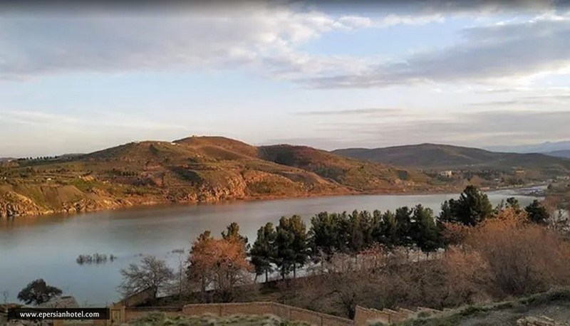پوشش گیاهی اطراف بند گلستان مشهد